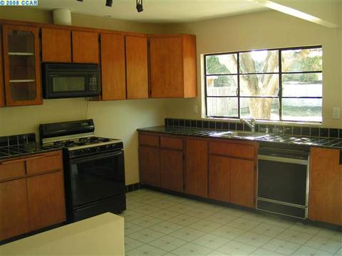1041 Orange St, Concord, CA 94518 photo 1