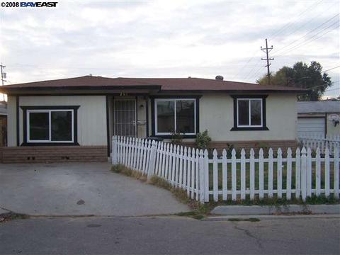 242 Hemlock Ave, Manteca, CA 95337 photo 1