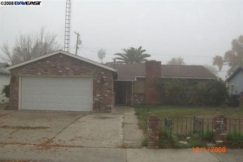 222 E 20th St, Tracy, CA 95376 photo 1