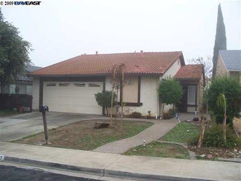 2407 Cypress St, Antioch, CA 94509 photo 1