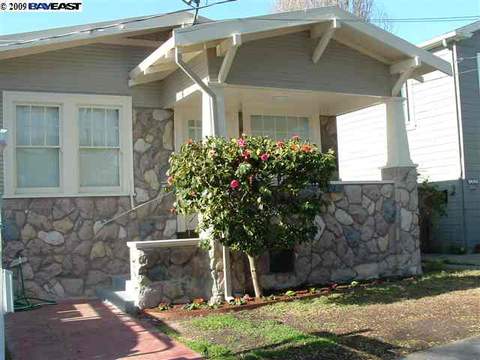 2710 Wallace St, Berkeley, CA 94702 photo 1