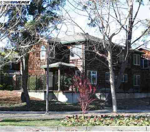 653 Centre Ct, Alameda, CA 94502 photo 1