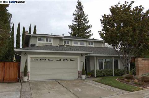 7627 Turquoise St, Dublin, CA 94568 photo 1