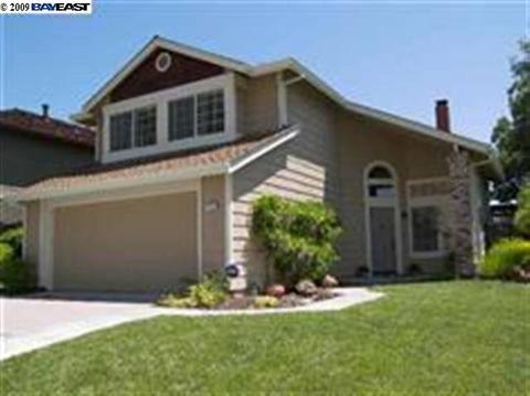 7713 Crossridge Rd, Dublin, CA 94568 photo 1