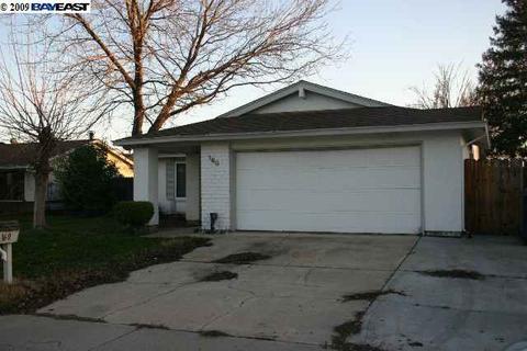 160 Yosemite Dr, Tracy, CA 95376 photo 1