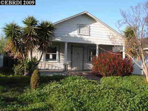 413 E Vine St, Lodi, CA 95240 photo 1