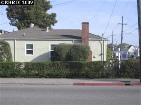 3270 Baker St, Berkeley, CA 94702 photo 1