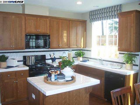 708 Falling Star Dr, Martinez, CA 94553 photo 1