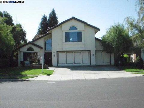 6784 Hansen Dr, Pleasanton, CA 94566 photo 1