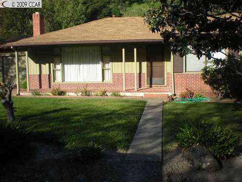 4530 Grothman Ln, Martinez, CA 94553 photo 1