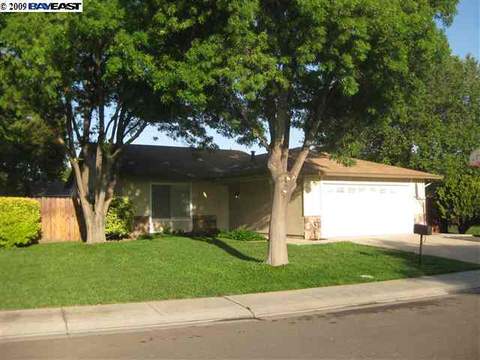 910 Sultana Dr, Tracy, CA 95376 photo 1
