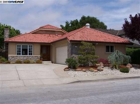 19210 Edwin Markham Dr, Castro Valley, CA 94552 photo 1