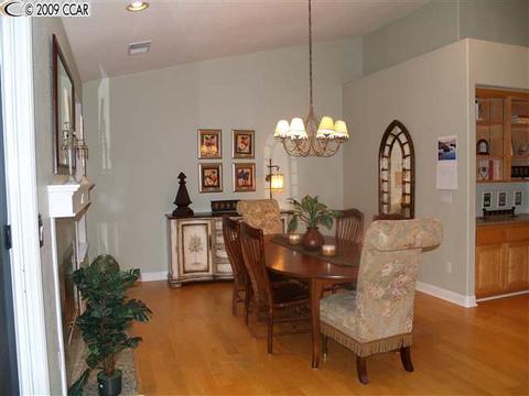 2197 Chalomar Rd, Concord, CA 94518 photo 1