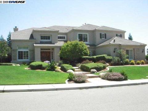 8343 Regency Dr, Pleasanton, CA 94588 photo 1