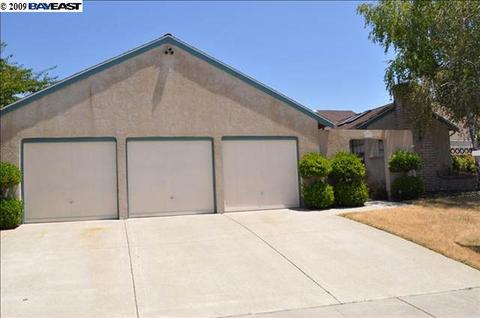 8255 Rhoda Ave, Dublin, CA 94568 photo 1