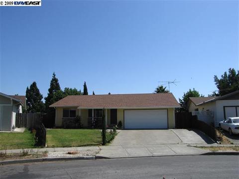 5820 Wintergreen Dr, Newark, CA 94560 photo 1