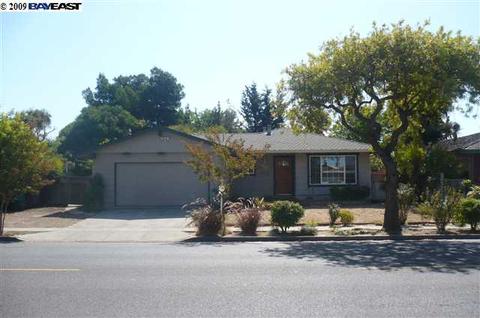6332 Smith Ave, Newark, CA 94560 photo 1