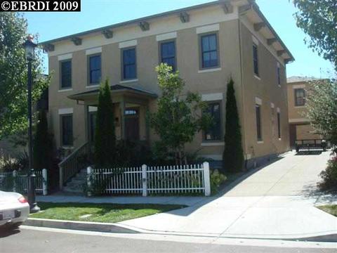 1051 Main St, Hercules, CA 94547 photo 1