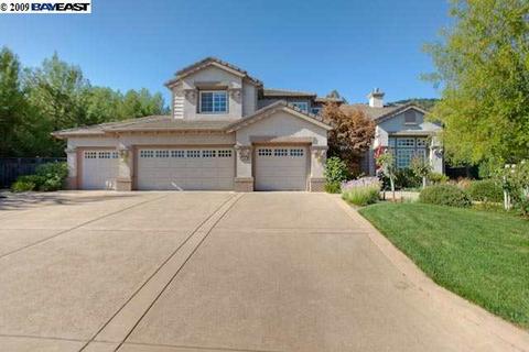 8286 Regency Dr, Pleasanton, CA 94588 photo 1