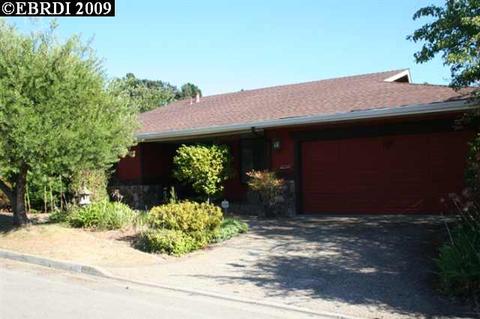 3867 Oakes Dr, Hayward, CA 94542 photo 1