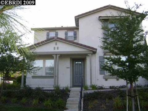 592 Dutch Elm Dr, Hercules, CA 94547 photo 1