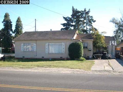 1042 Beverly Dr, Modesto, CA 95351 photo 1