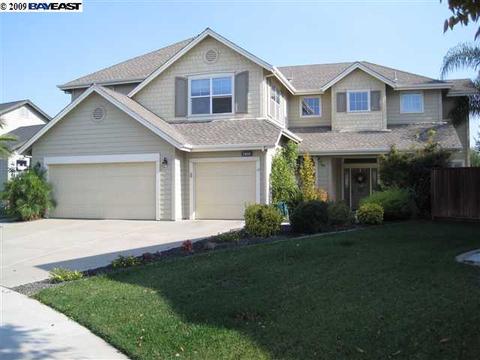 2404 Limoges St, Tracy, CA 95304 photo 1