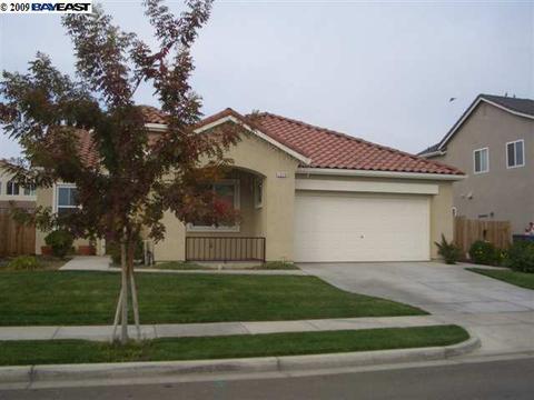 1379 Cliff Swallow Dr, Patterson, CA 95363 photo 1