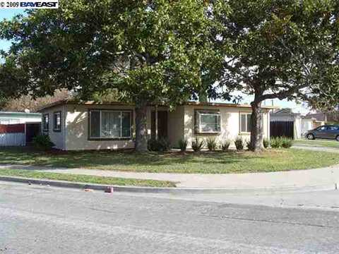 369 Jerilynn Ln, Hayward, CA 94541 photo 1