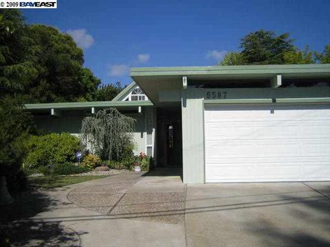 5587 Greenridge Rd, Castro Valley, CA 94552 photo 1