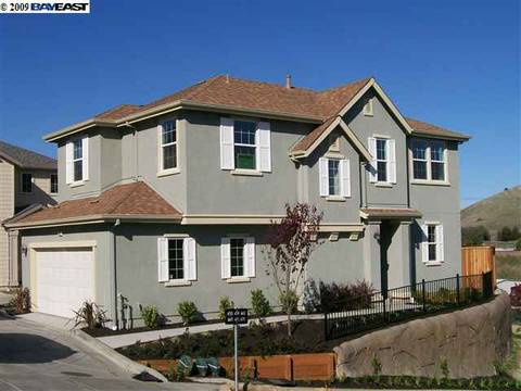 675 Falling Star Dr, Martinez, CA 94553 photo 1