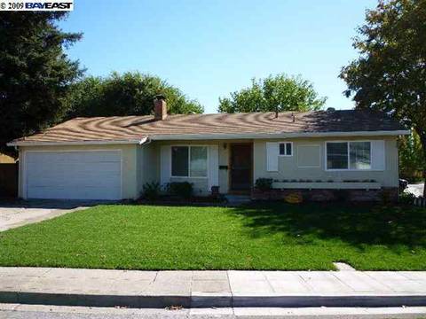 7072 Newport Ct, Dublin, CA 94568 photo 1