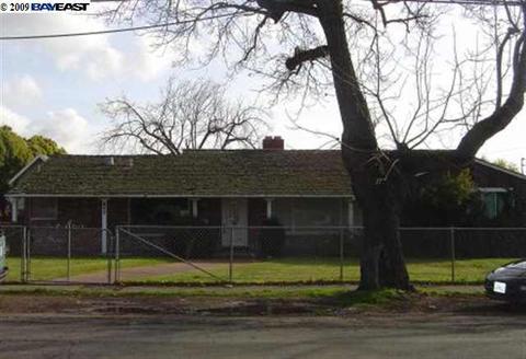 677 Sorenson Rd, Hayward, CA 94544 photo 1