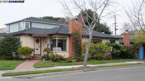2951 Windsor Dr, Alameda, CA 94501 photo 1