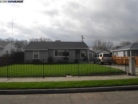 220 E Beverly Pl, Tracy, CA 95376 photo 1