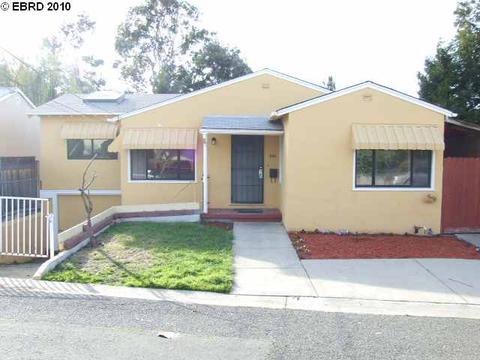 860 Pine Ave, Pinole, CA 94564 photo 1