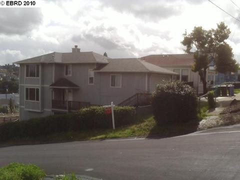 601 Lake Ave, Rodeo, CA 94572 photo 1