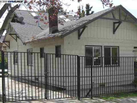 3121 E 27th St, Oakland, CA 94601 photo 1