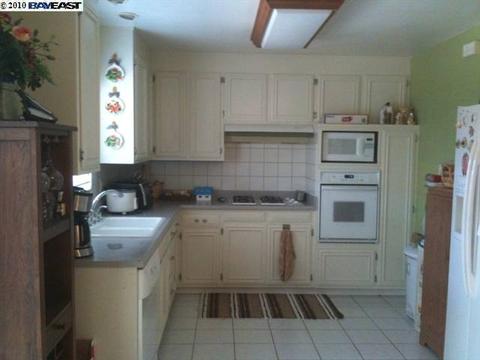 1397 Vining Dr, San Leandro, CA 94579 photo 1