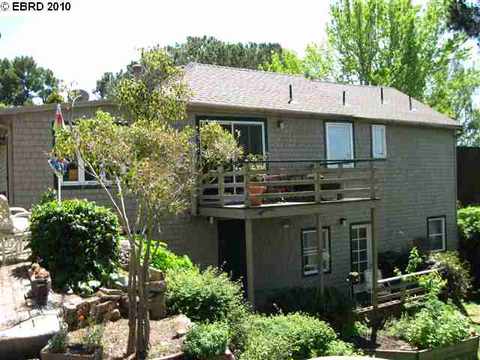 550 Casey Dr, Richmond, CA 94801 photo 1