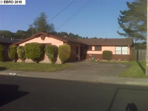 2465 Collins Ave, Pinole, CA 94564 photo 1