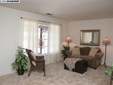 17045 Rolando Ave, Castro Valley, CA 94546 photo 1