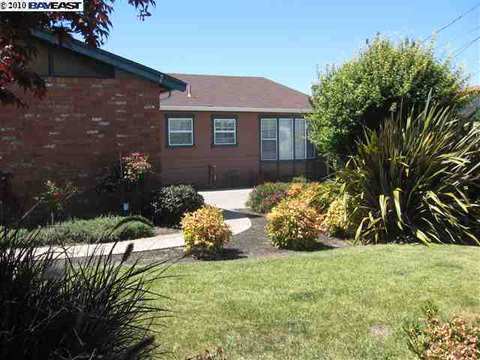 1036 Hawthorne Dr, Rodeo, CA 94572 photo 1