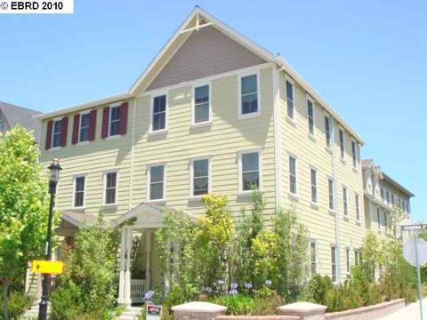 2102 Tsushima St, Hercules, CA 94547 photo 1