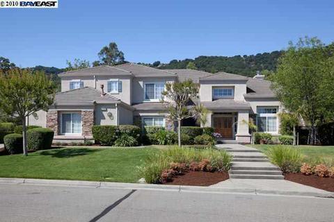 8274 Regency Dr, Pleasanton, CA 94588 photo 1