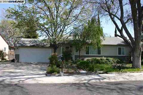 1300 Traynor Rd, Concord, CA 94520 photo 1