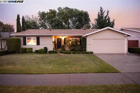 8362 Davona Dr, Dublin, CA 94568 photo 1