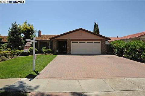 38785 Moore Dr, Fremont, CA 94536 photo 1
