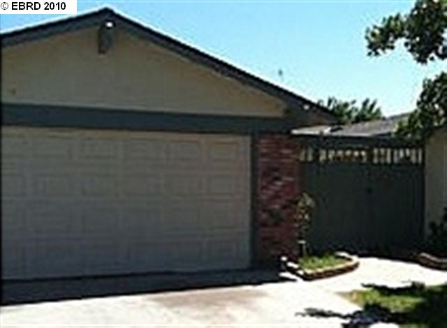 1116 Pine Tree Ln, Modesto, CA 95351 photo 1