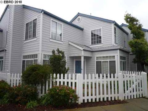 302 Commodore Dr, Richmond, CA 94804 photo 1